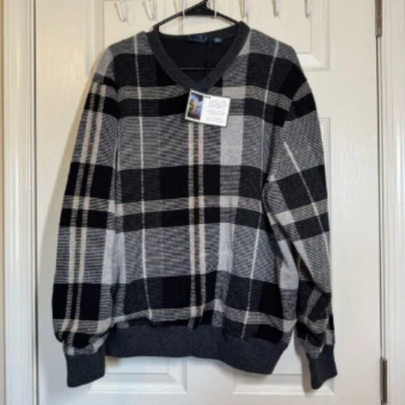 100% Cashmere Black and Gray Plaid V-Neck Sweater Size XL - Picture 1 of 10